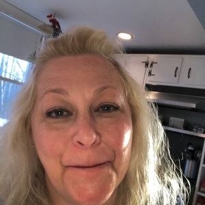 Meet your Posher, Gloria